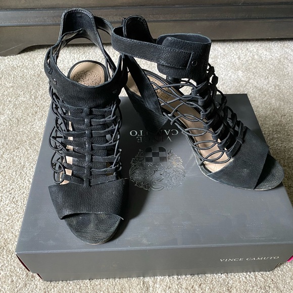 Vince Camuto Evel Strappy Block Heels (Size 7, Black). - Picture 6 of 6